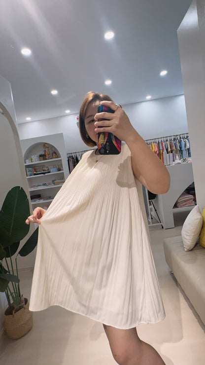 Renee Sleevlesss Glowy Dress