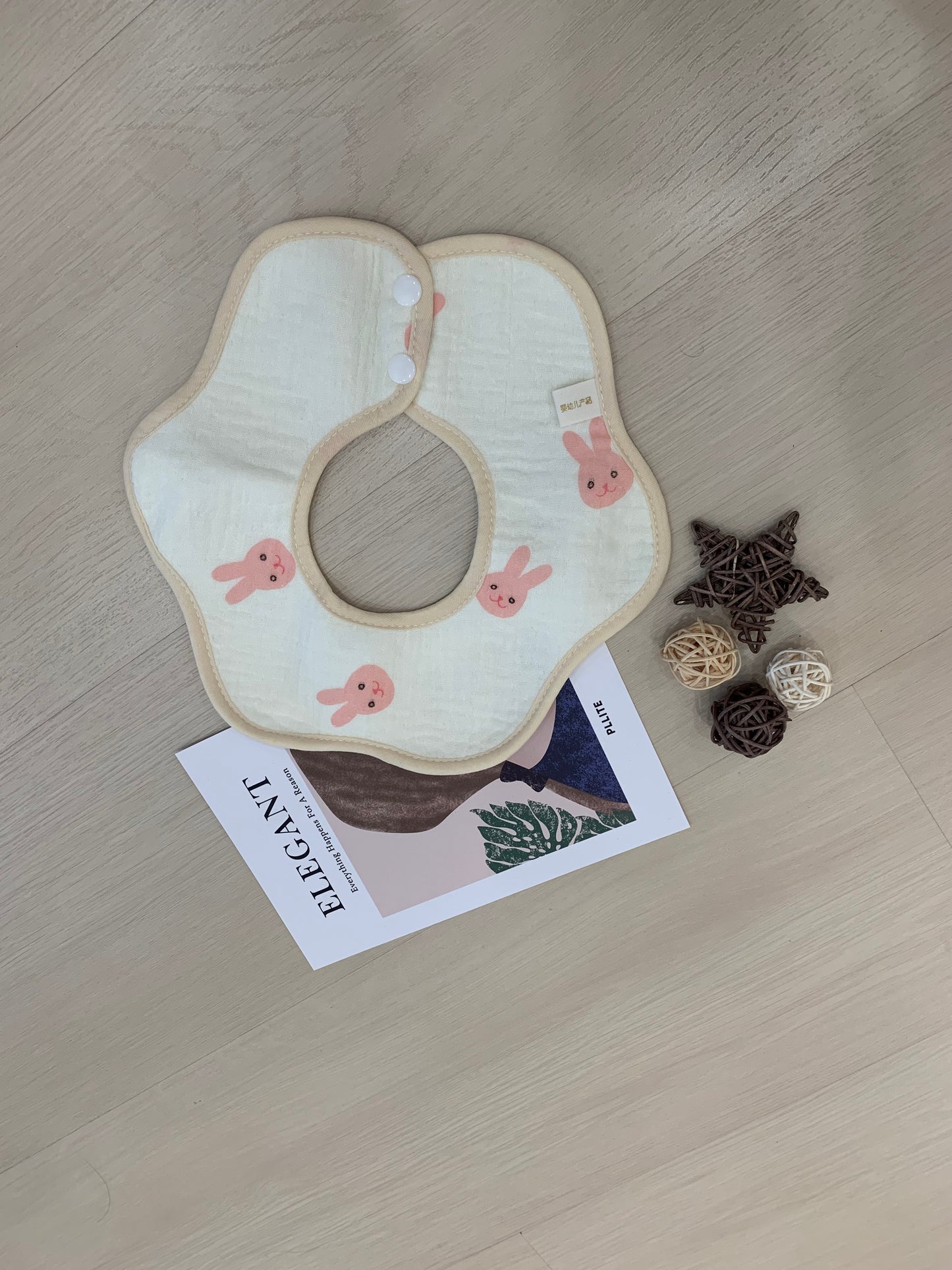 BloomyBoo Cutie Bib