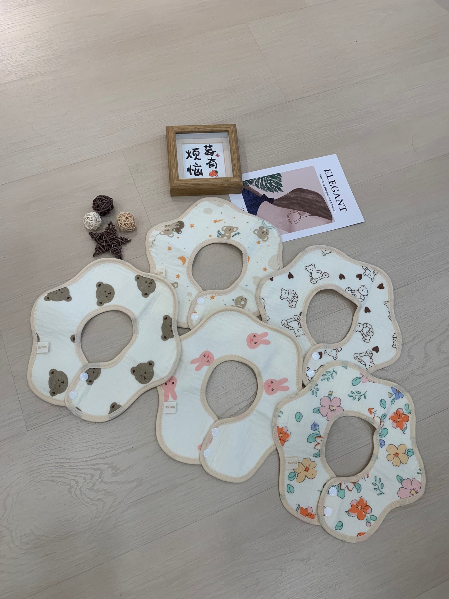BloomyBoo Cutie Bib