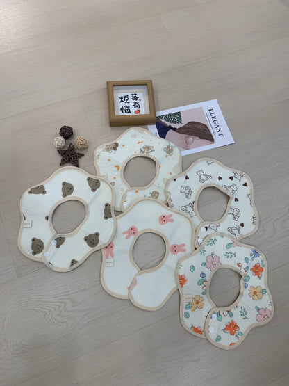 BloomyBoo Cutie Bib
