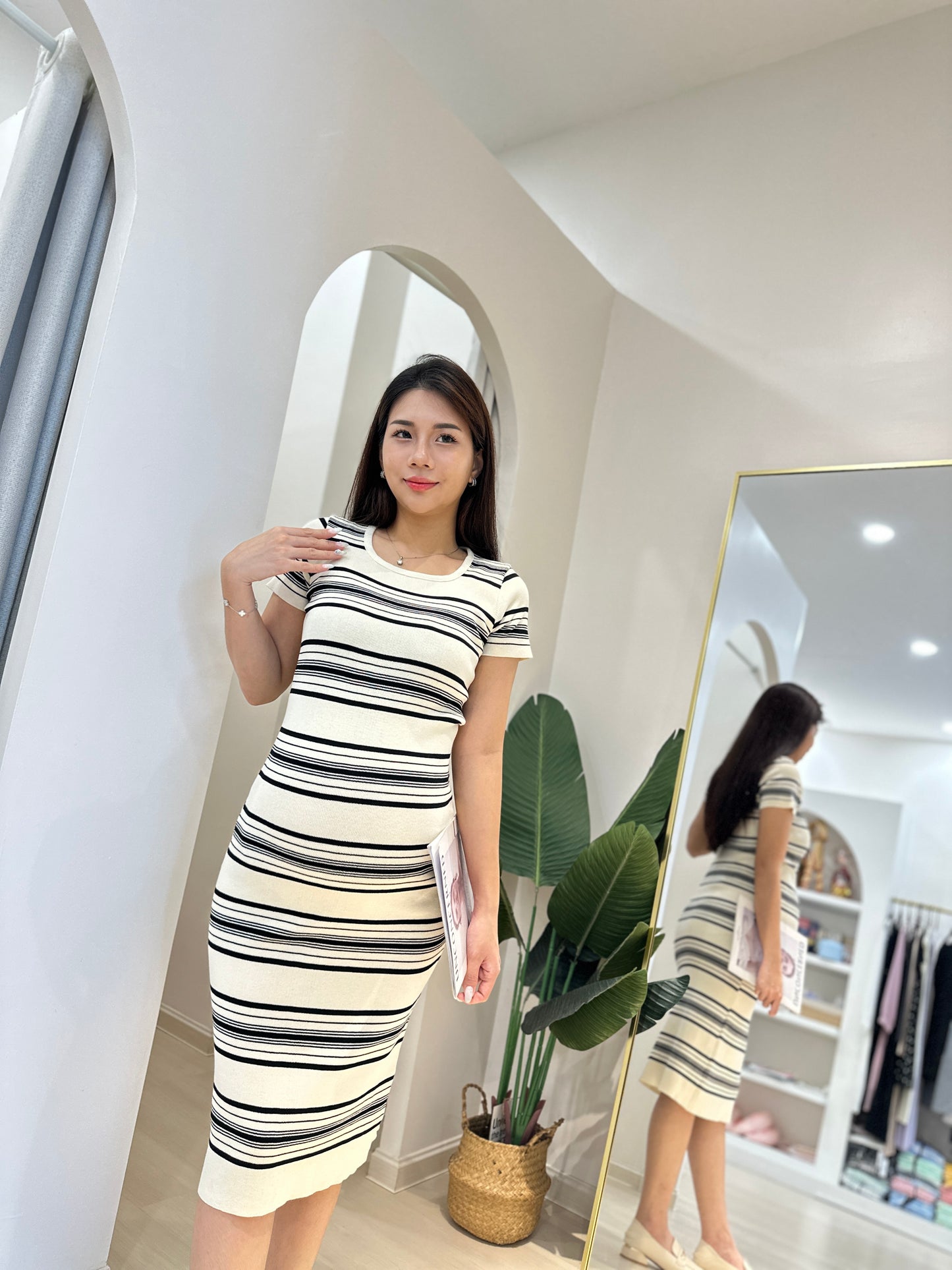 Vayne Stripes Stretchy Knits Dress