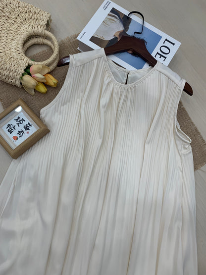 Renee Sleevlesss Glowy Dress