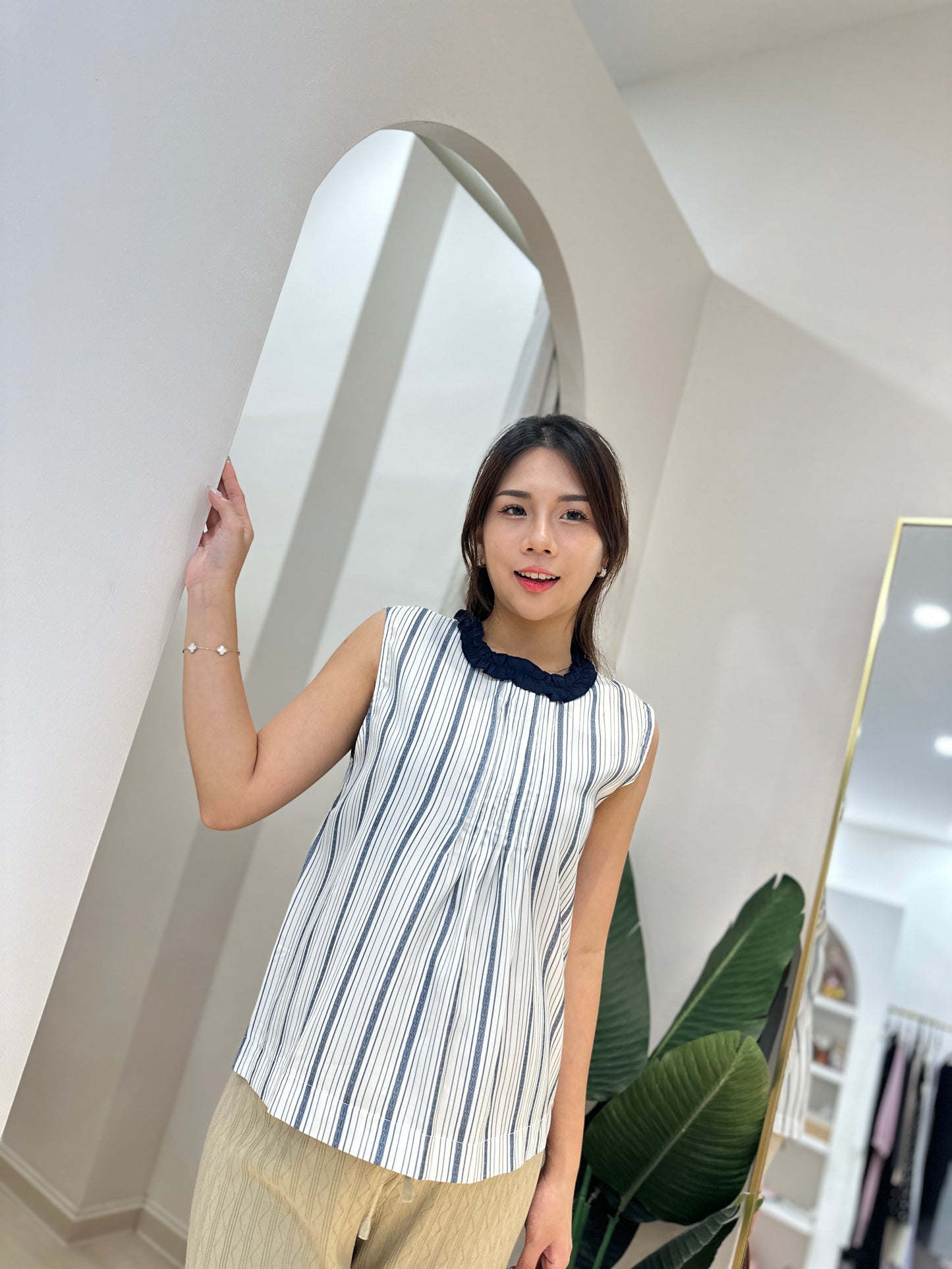 Emra Sleeveless Summer Top