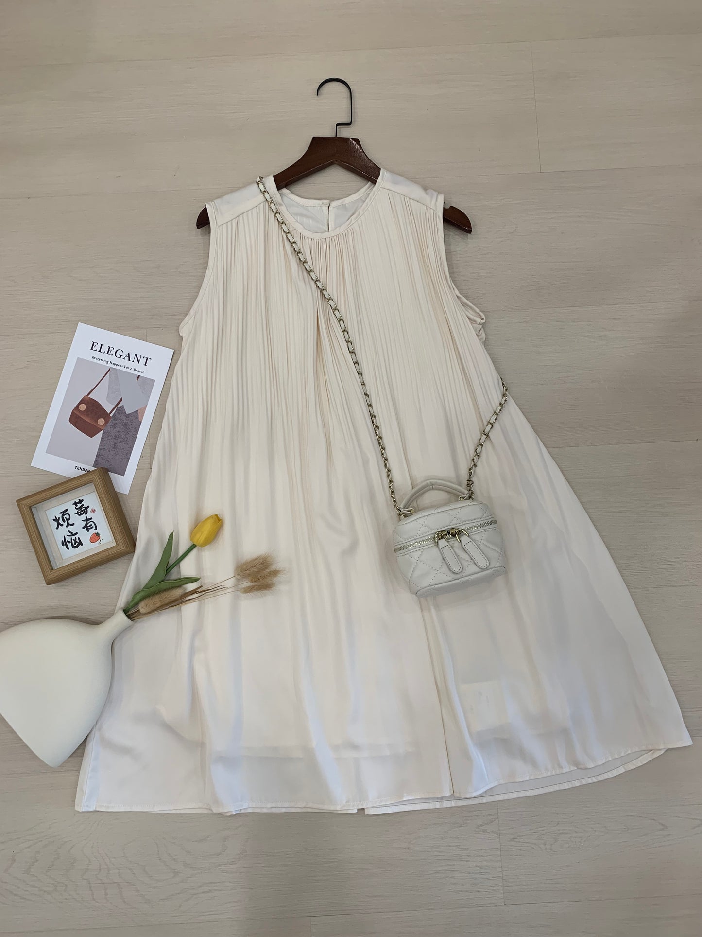 Renee Sleevlesss Glowy Dress