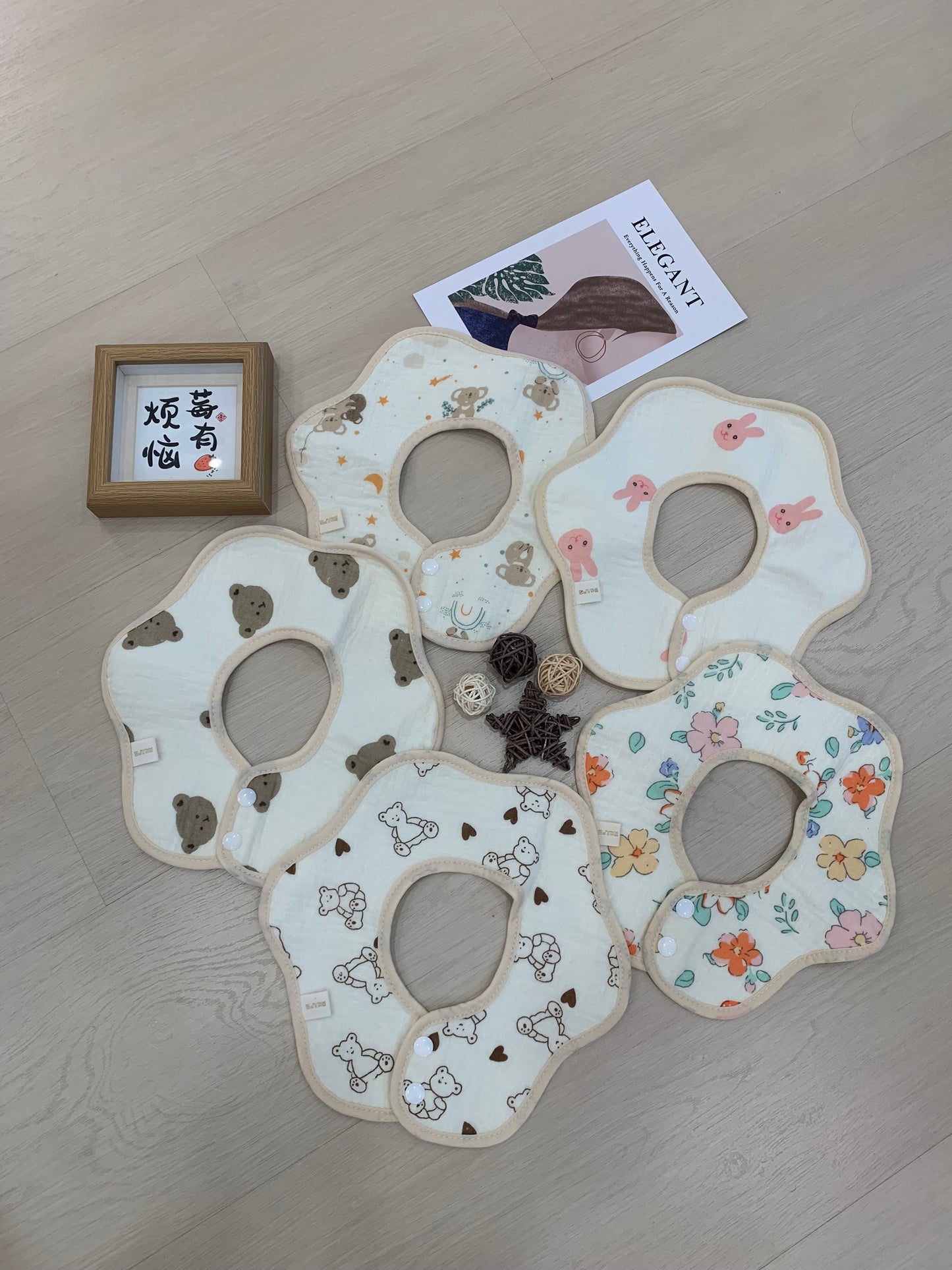 BloomyBoo Cutie Bib
