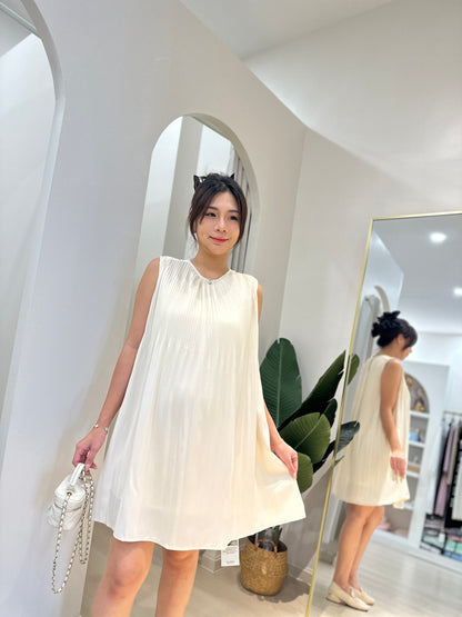 Renee Sleevlesss Glowy Dress