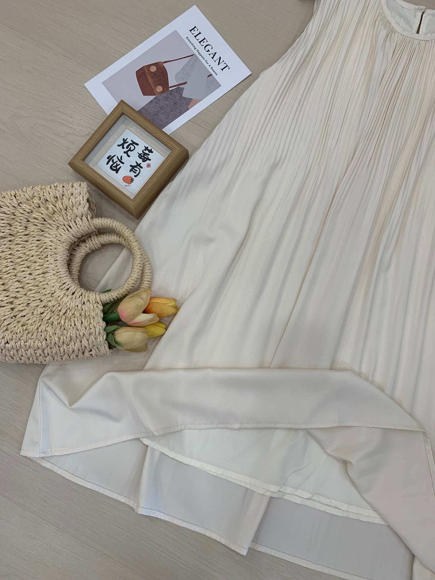 Renee Sleevlesss Glowy Dress