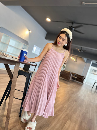 Rainna Sleeveless Pleated Dress