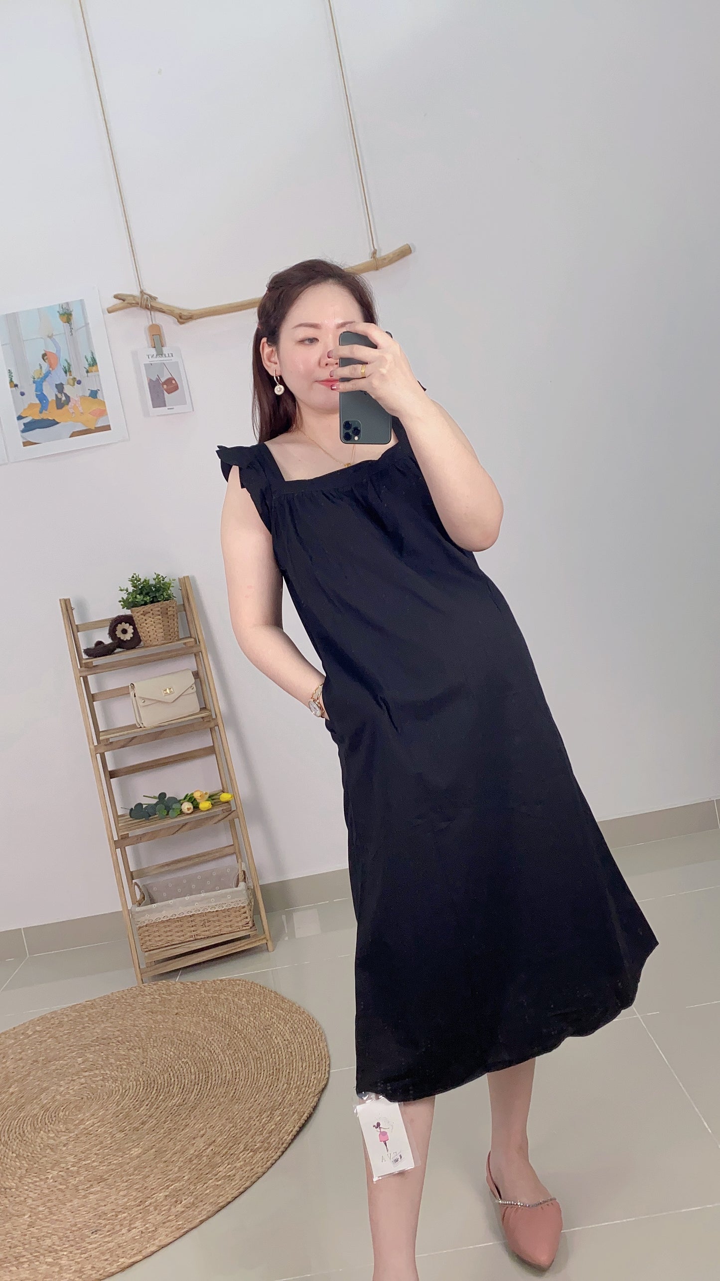 Numi Black Sleeveless Dress